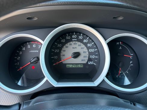 Used 2009 Toyota Tacoma 2WD Regular Cab image 11
