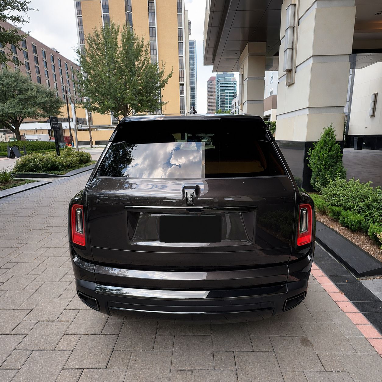Used 2021 Rolls-Royce Cullinan Black Badge AWD/4WD image 11