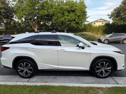 Used 2020 Lexus RX 450hL AWD w/ Premium Package image 2