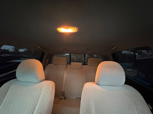 Used 2011 Toyota Tacoma PreRunner image 2