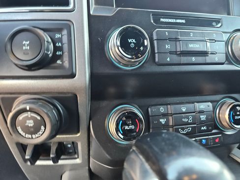 Used 2019 Ford F150 Raptor w/ Equipment Group 802A Luxury image 9