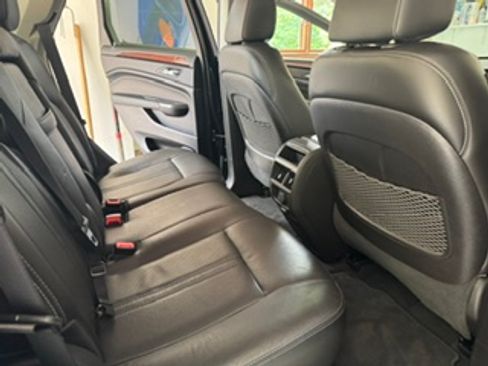 Used 2012 Cadillac SRX Luxury FWD image 11