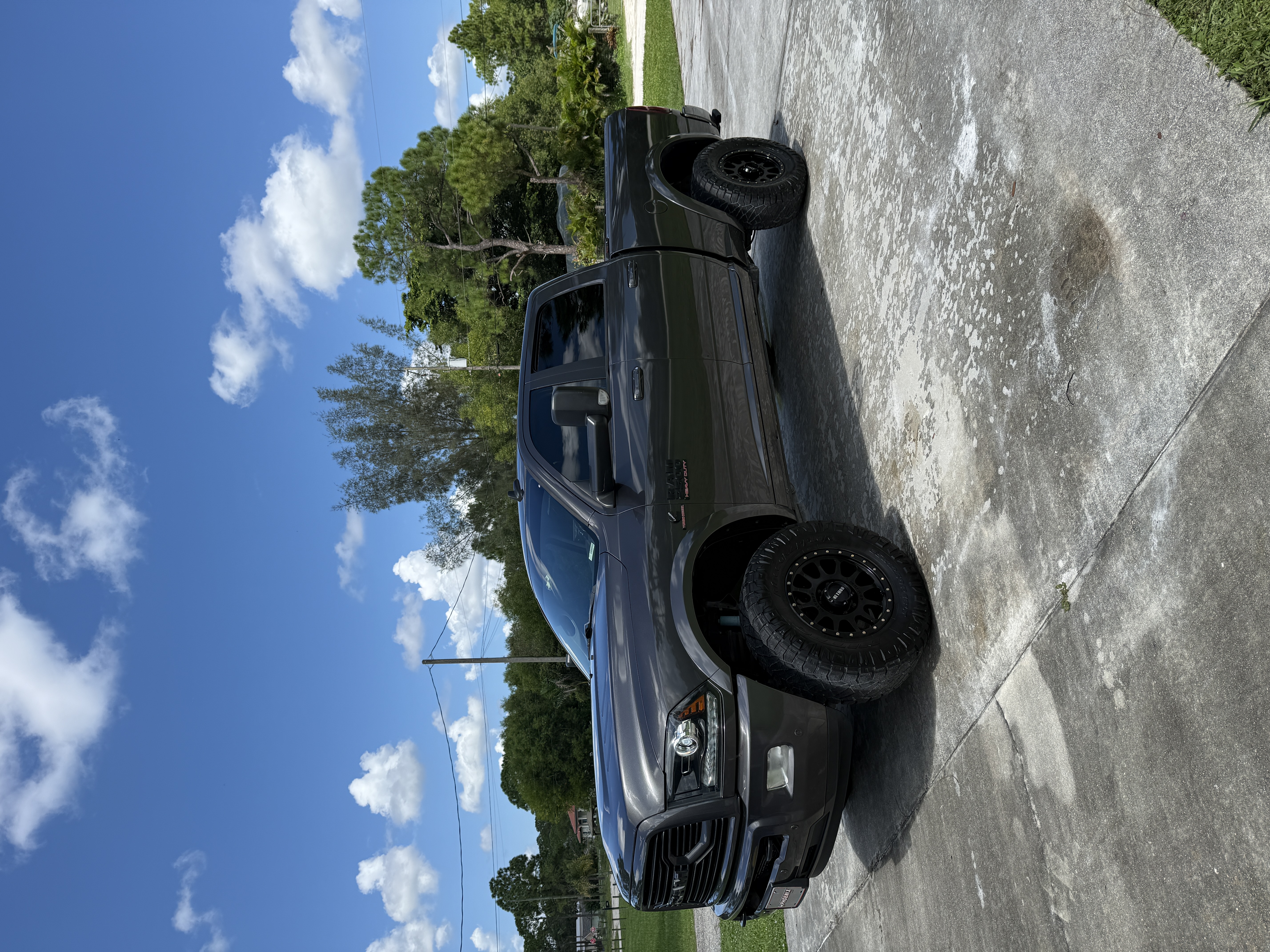 Used 2018 RAM 2500 Laramie w/ Sport Appearance Group AWD/4WD image 1