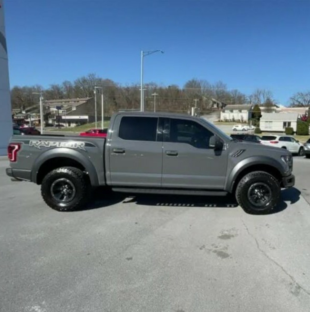 Used 2018 Ford F150 Raptor w/ Equipment Group 802A Luxury AWD/4WD image 5