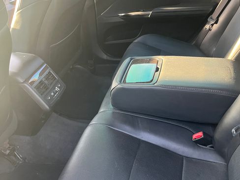 Used 2013 Toyota Avalon Limited w/ Technology Pkg FWD image 11