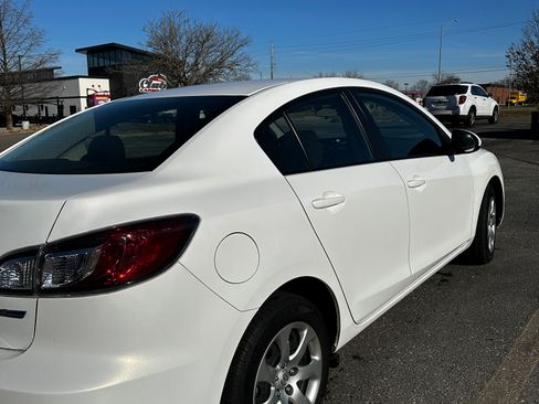 Used 2013 MAZDA MAZDA3 i Sport image 9