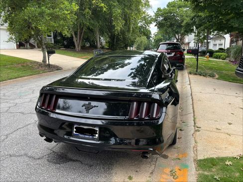 Used 2015 Ford Mustang Coupe w/ Equipment Group 051A RWD image 4