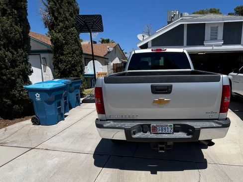 Used 2012 Chevrolet Silverado 2500 LT w/ Interior Plus Package AWD/4WD image 4