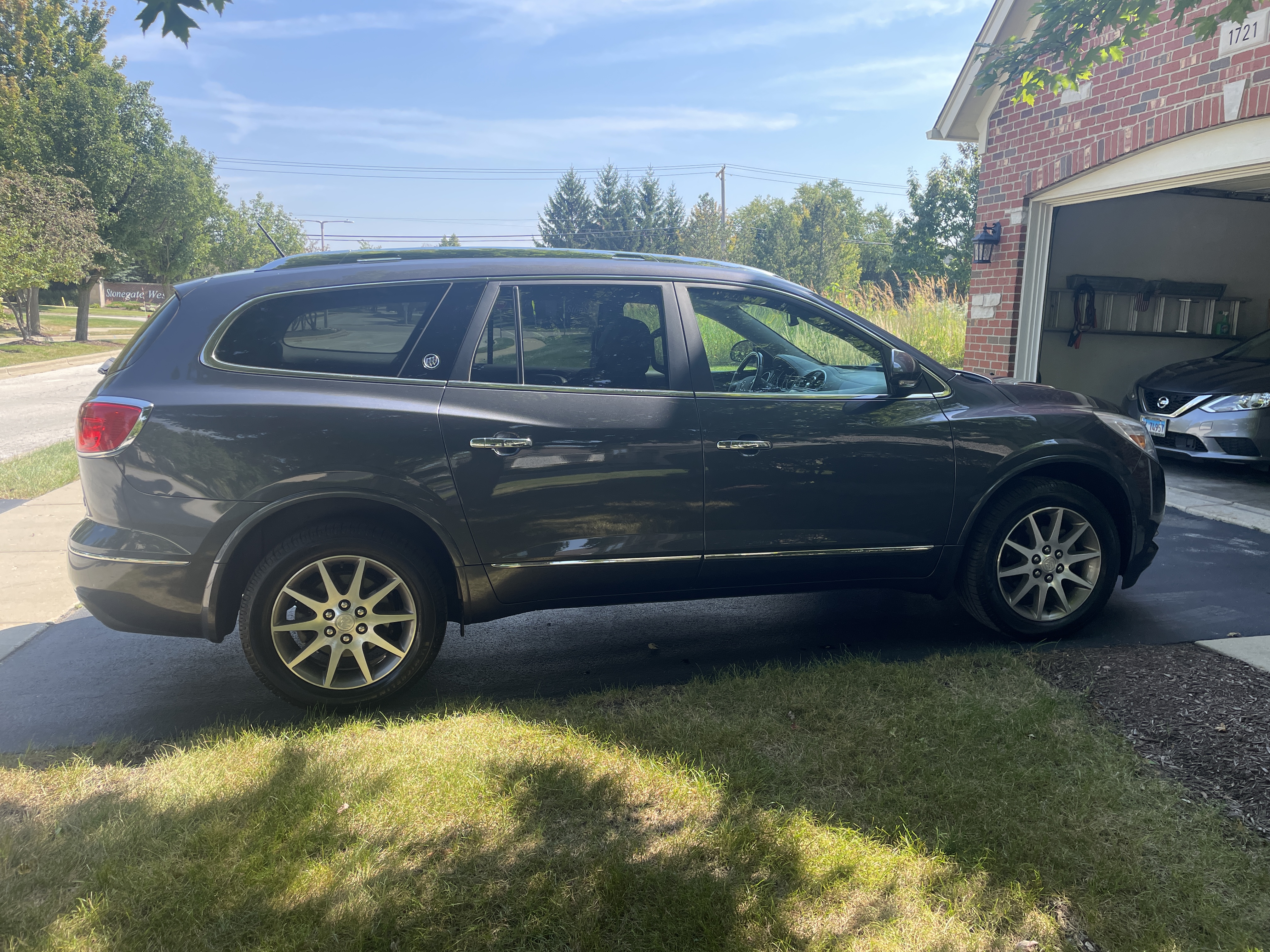 Used 2014 Buick Enclave Leather w/ Trailering Provision Package AWD/4WD image 2