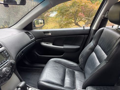 Used 2004 Honda Accord EX image 16