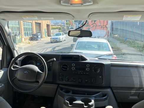 Used 2014 Ford E-350 and Econoline 350 XLT image 6