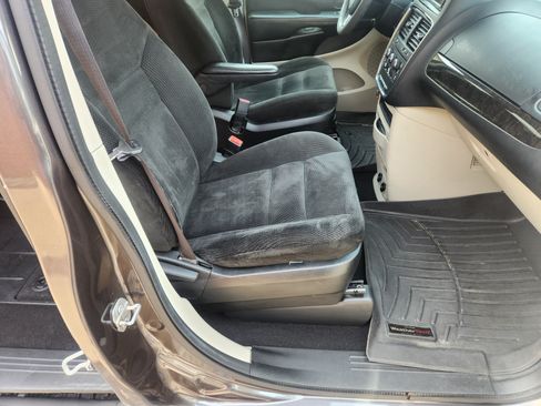 Used 2017 Dodge Grand Caravan SE image 13