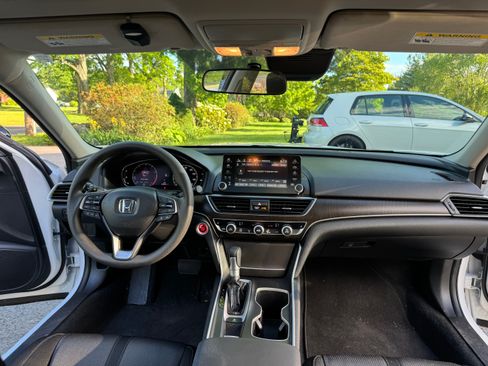 Used 2020 Honda Accord EX image 8