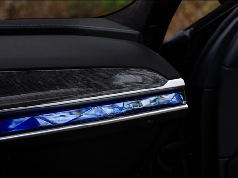 Used 2024 BMW i7 M70 image 9