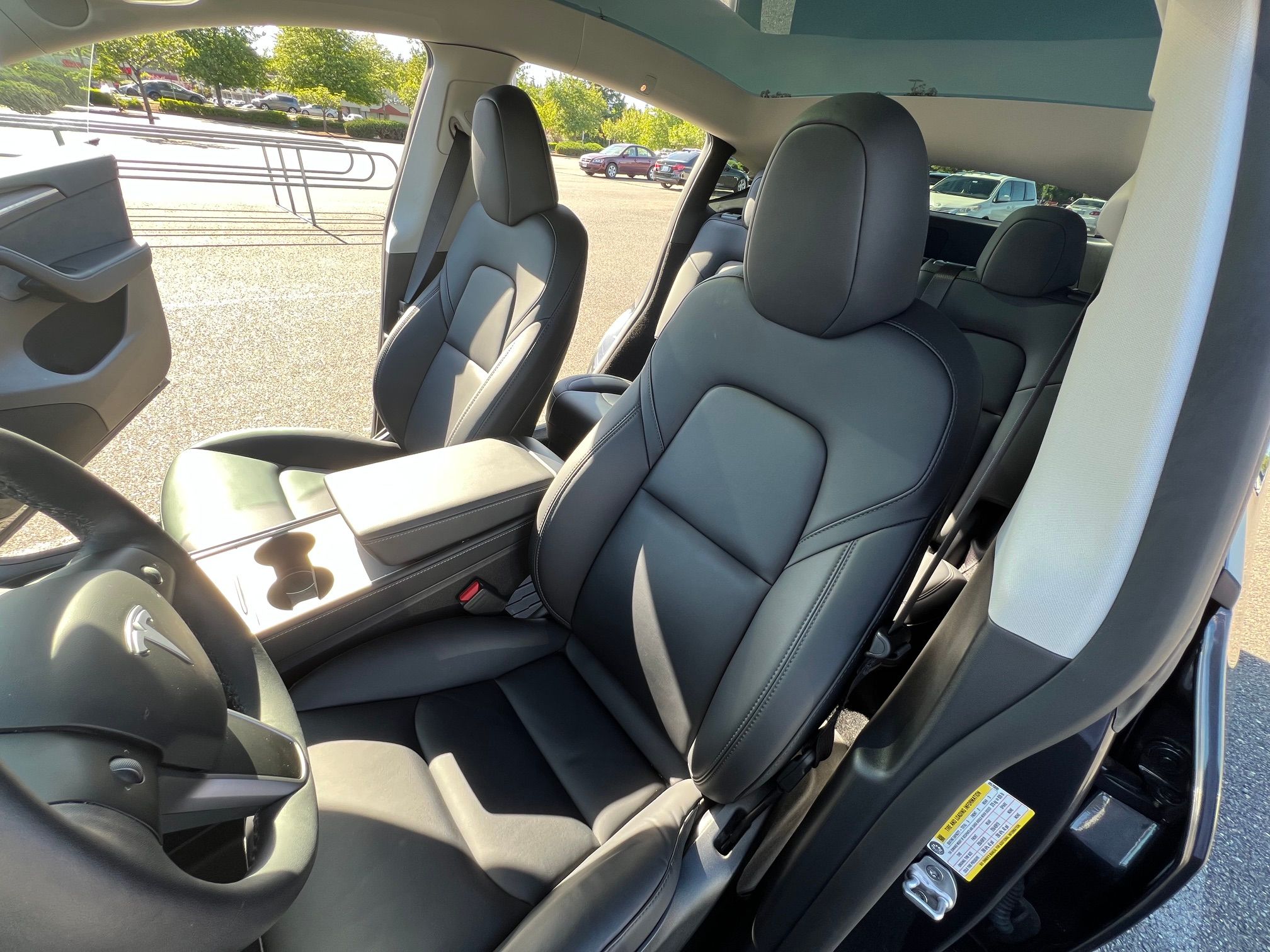 Used 2024 Tesla Model Y 2WD image 17