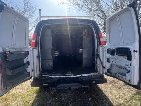 Used 2012 Chevrolet Express 3500 Extended w/ Power Package image 4