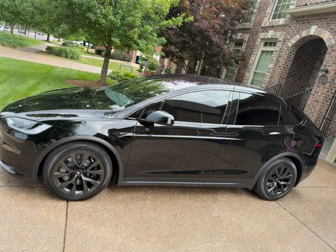Used 2024 Tesla Model X AWD/4WD image 1