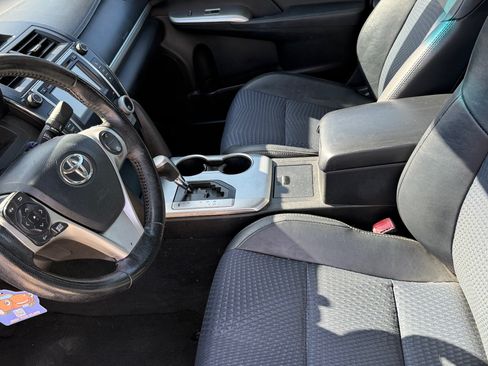 Used 2013 Toyota Camry SE image 9