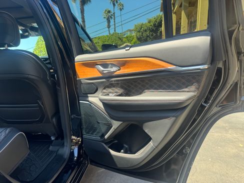 Used 2023 Jeep Grand Cherokee Summit image 14