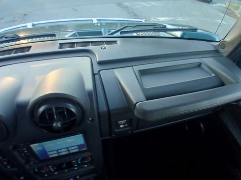 Used 2005 HUMMER H2 SUT w/ Preferred Equipment Group image 14