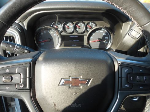 Used 2019 Chevrolet Silverado 1500 RST image 18