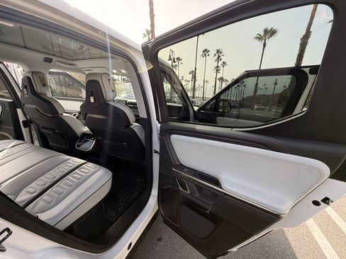 Used 2022 Rivian R1T Launch Edition image 24