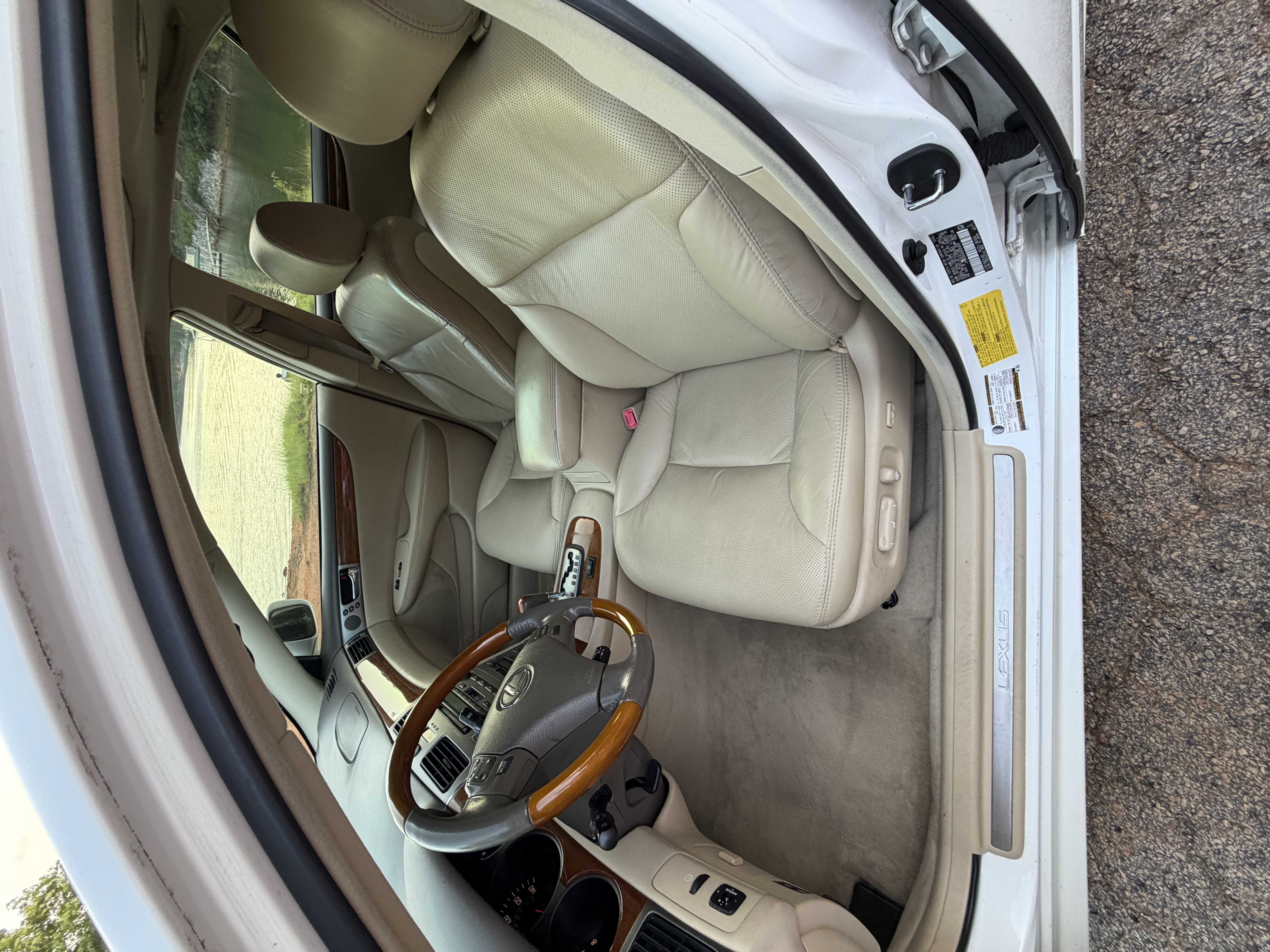 Used 2005 Lexus ES 330 w/ Preferred Accessory Pkg FWD image 5