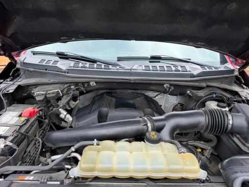 Used 2019 Ford F150 XLT w/ Equipment Group 302A Luxury AWD/4WD image 8