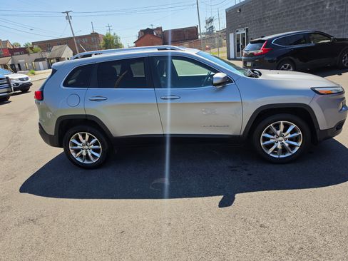 Used 2015 Jeep Cherokee Limited AWD/4WD image 12
