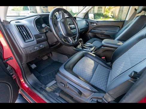 Used 2018 Chevrolet Colorado Z71 image 14
