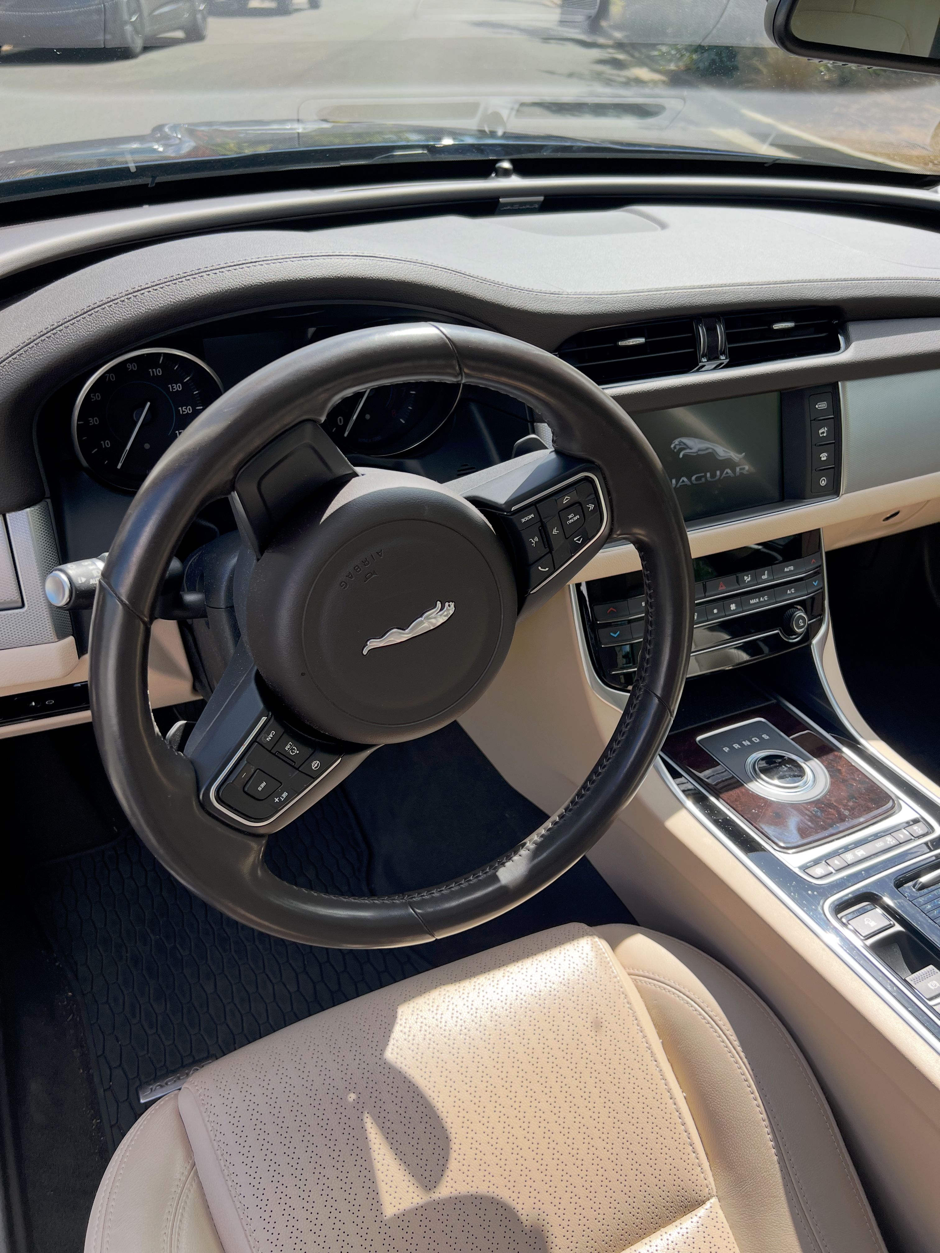 Used 2017 Jaguar XF Prestige AWD/4WD image 20