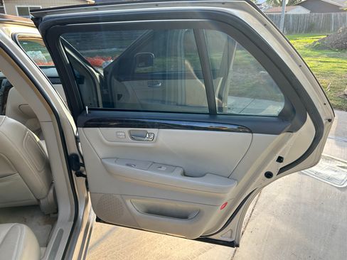 Used 2008 Cadillac DTS image 22