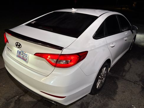 Used 2016 Hyundai Sonata SE FWD image 1