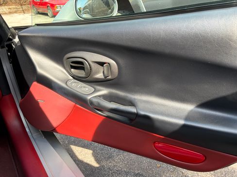 Used 1998 Chevrolet Corvette Coupe w/ Roof Pkg image 18