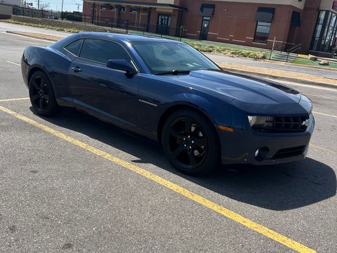 Used 2011 Chevrolet Camaro LT image 2