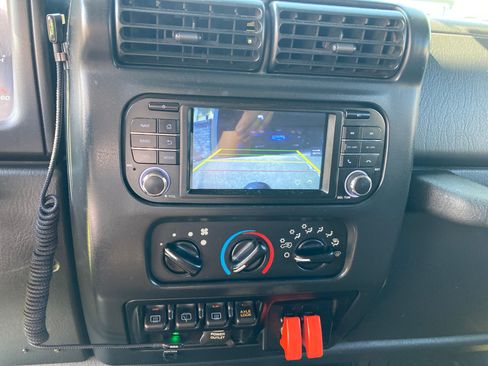 Used 2006 Jeep Wrangler Unlimited Rubicon AWD/4WD image 14