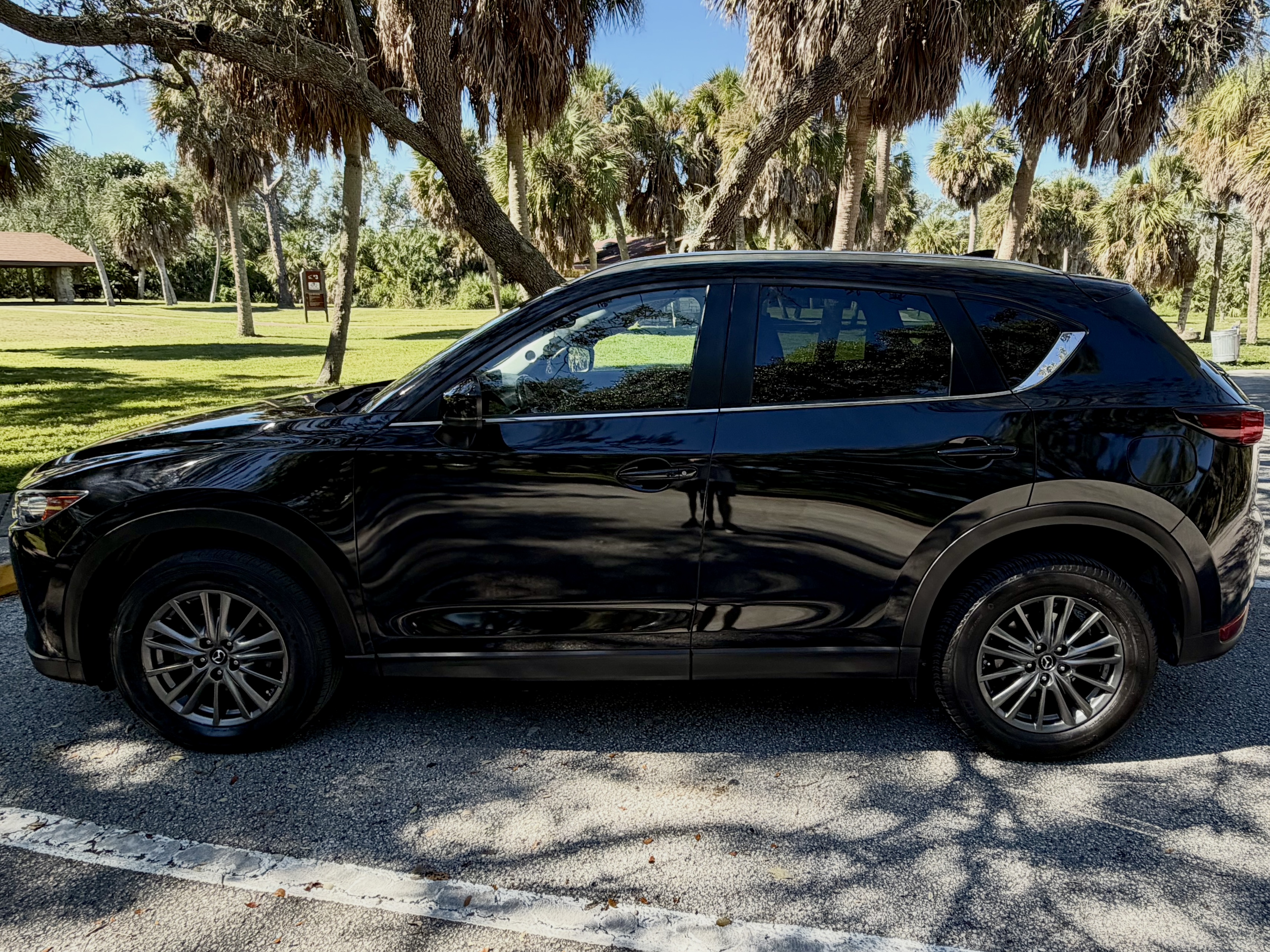 Used 2017 MAZDA CX-5 Touring w/ Preferred Equipment Package AWD/4WD image 2