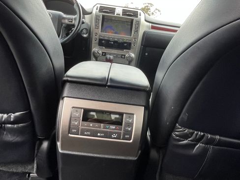 Used 2018 Lexus GX 460 Premium AWD/4WD image 16
