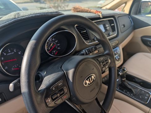 Used 2016 Kia Sedona LX w/ Option Group 020 image 11