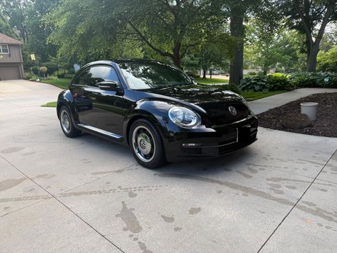 Used 2012 Volkswagen Beetle 2.5 FWD image 4