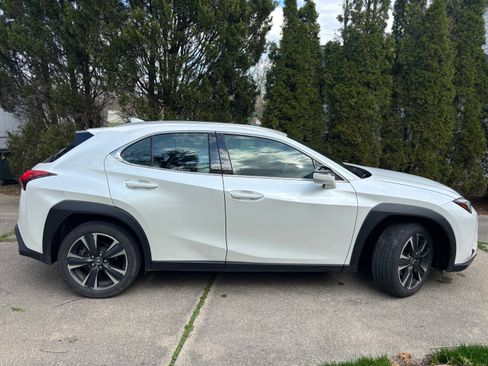 Used 2021 Lexus UX 200 w/ Accessory Package (Z2) image 2