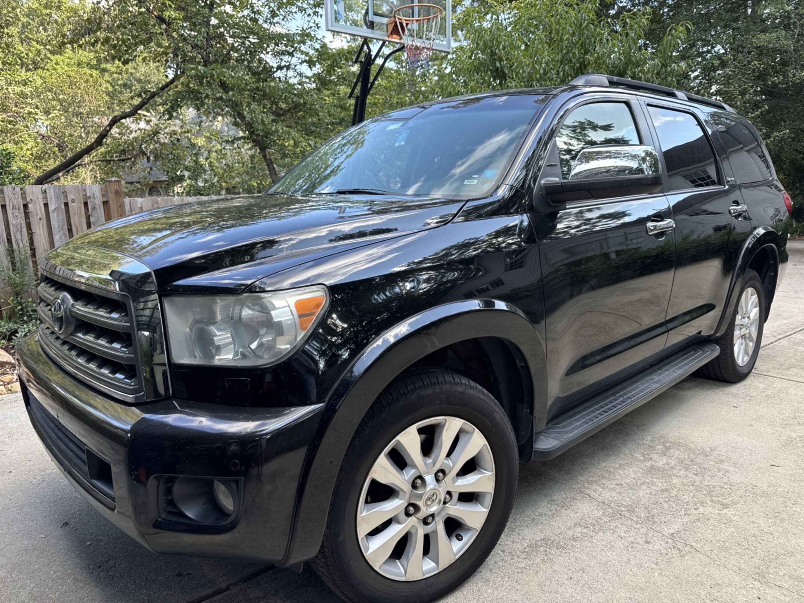 Used 2017 Toyota Sequoia Platinum AWD/4WD image 4