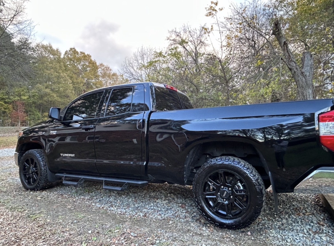 Used 2020 Toyota Tundra SR5 w/ SR5 Upgrade Package AWD/4WD image 5