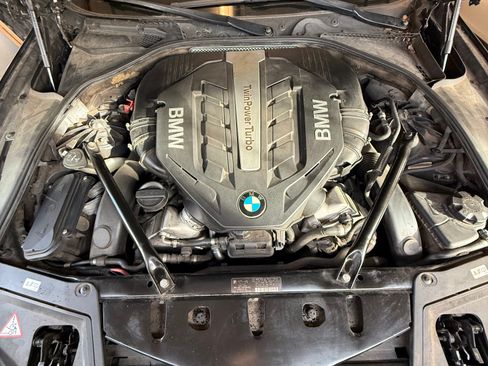 Used 2012 BMW 550i Sedan image 19