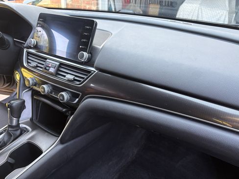 Used 2019 Honda Accord Sport image 4