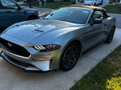 Used 2020 Ford Mustang Premium RWD image 2
