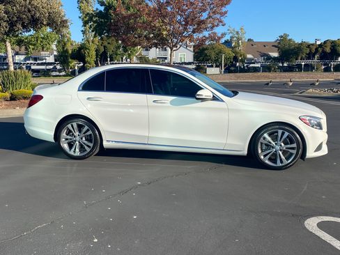 Used 2017 Mercedes-Benz C 300 Sedan image 5