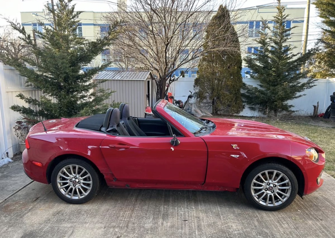 Used 2017 FIAT 124 Spider Lusso RWD image 9