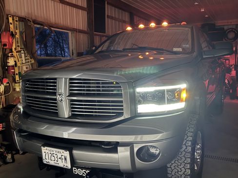 Used 2006 Dodge Ram 2500 Truck SLT AWD/4WD image 11