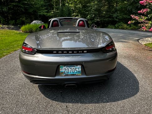 Used 2018 Porsche 718 Boxster RWD image 6
